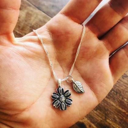 Sunflower Necklace • Daisy Necklace •..