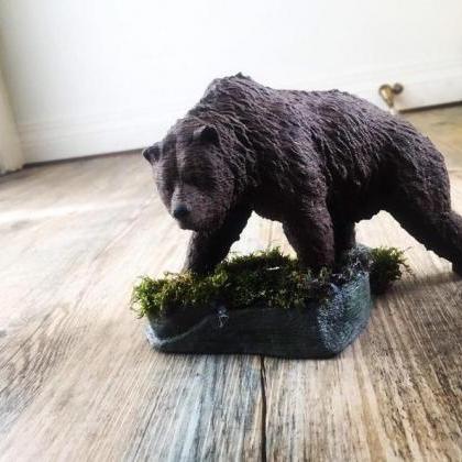 Grizzly Statue