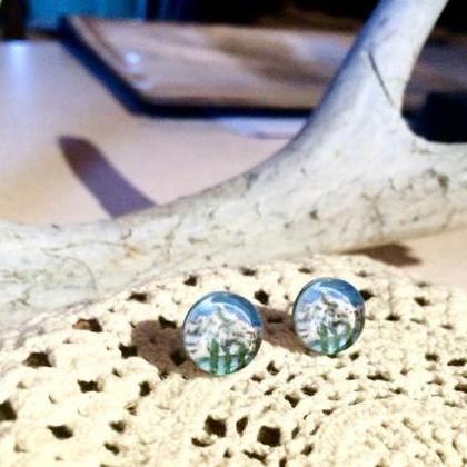 Mount Victoria Glass Studs Stud Earrings;the..