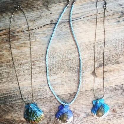 Boho Real Feather/lleaf Shell Pendant Necklace..