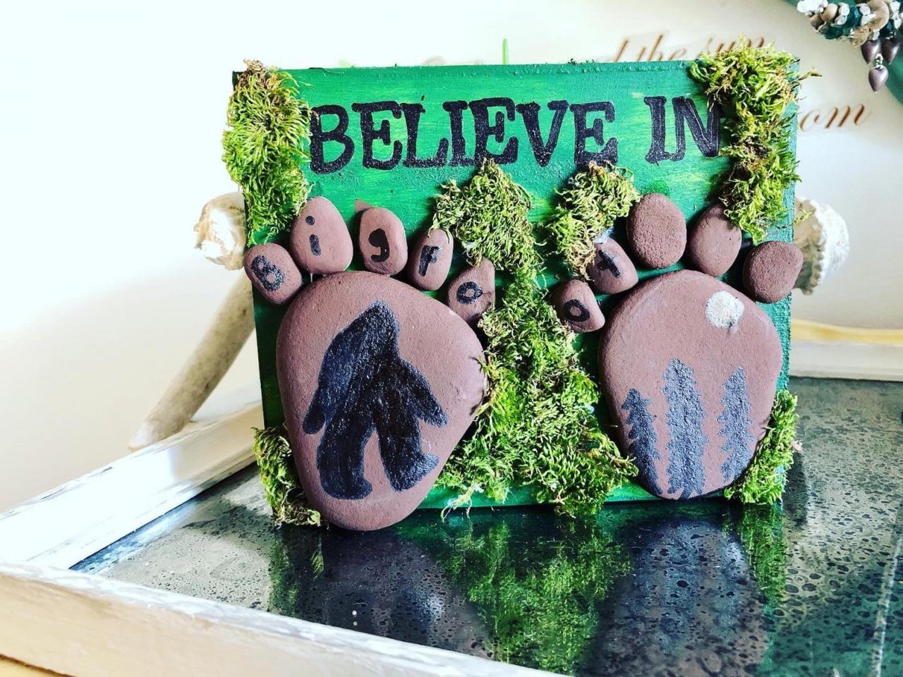 Believe In Bigfoot Mixed Media Wood Sign Bigfoot Picture, Front Door, Wall Art, Sasquatch, Porch Sign, Crypto Art Cryptozoology Sign