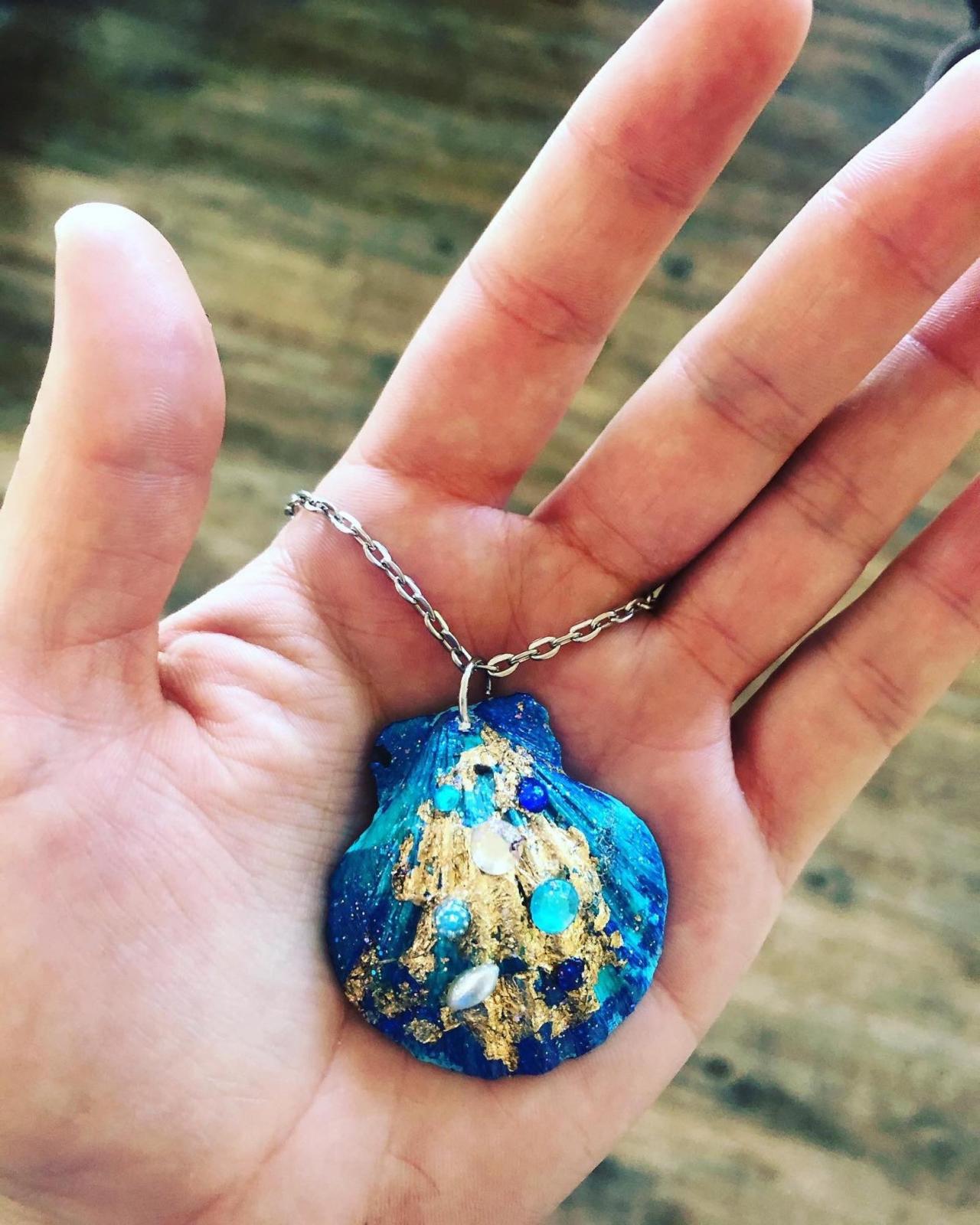 Mermaid Jewel Shell Painted Metallic Pendent Necklace Seashell Necklace Necklace Mermaid Shell Necklace Pendant Necklace Gift For Her