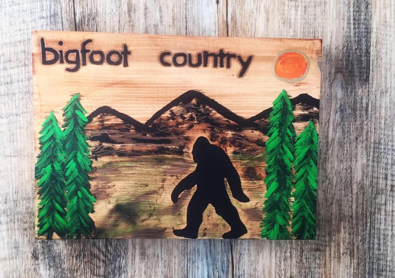 Bigfoot Country wood sign SASQUATCH, BIGFOOT SIGN, Big foot, Yeti,
